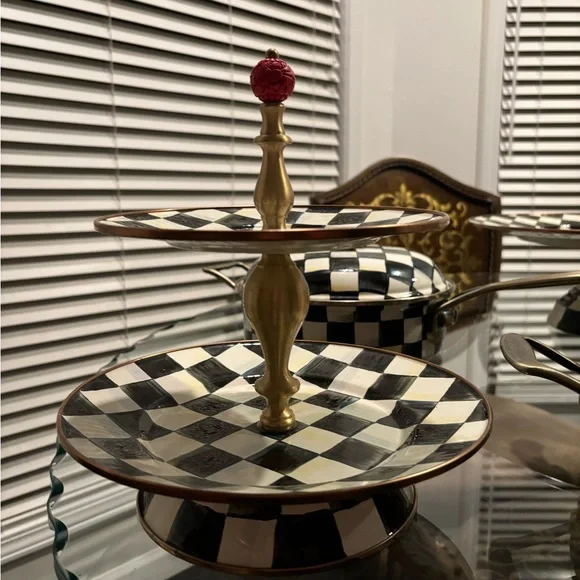 Mackenzie child’s - Picture 8 of 14